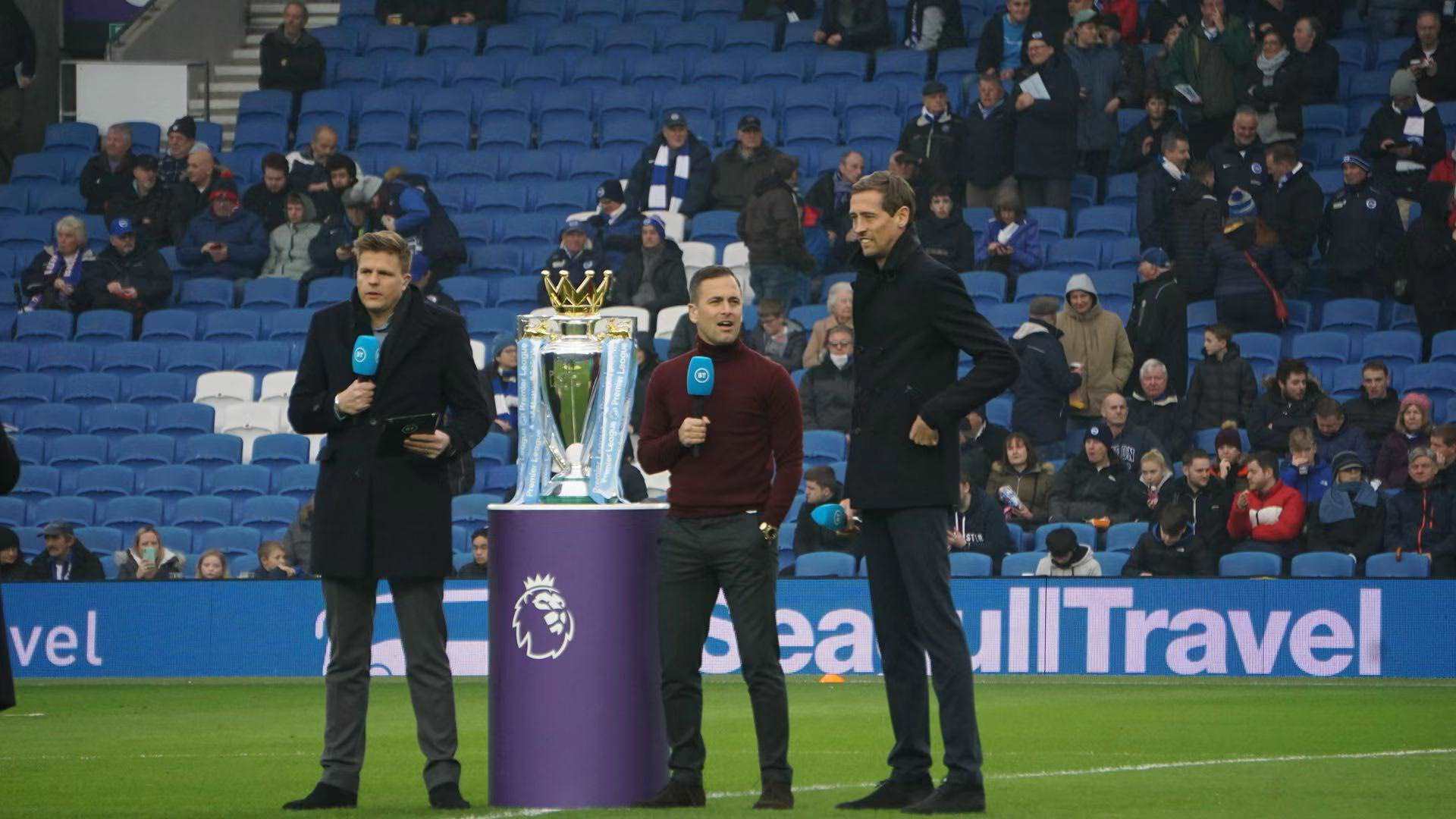 背后聚焦的 背后聚焦的